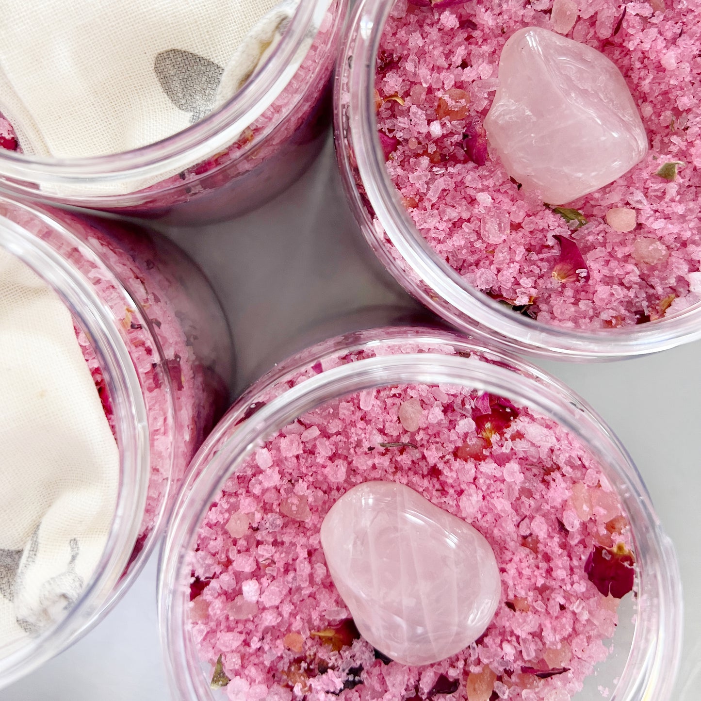 NAMASTE PEACEFUL Bubbly Bath Soak | Rose Quartz