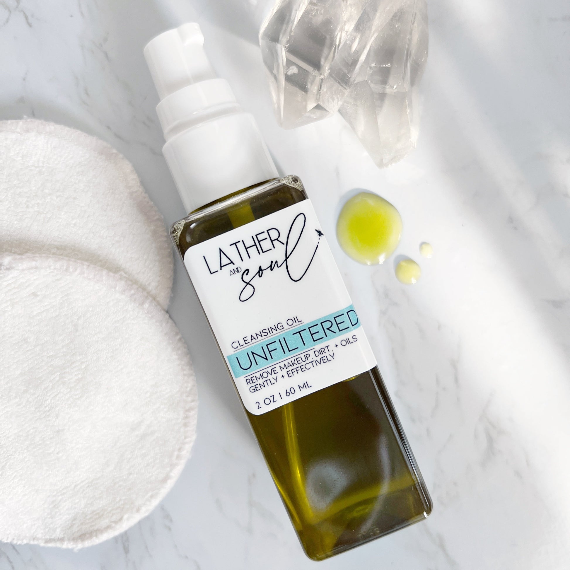 The best silky cleansing oil for removing makeup and dirt, gentle and effective, even around the eyes