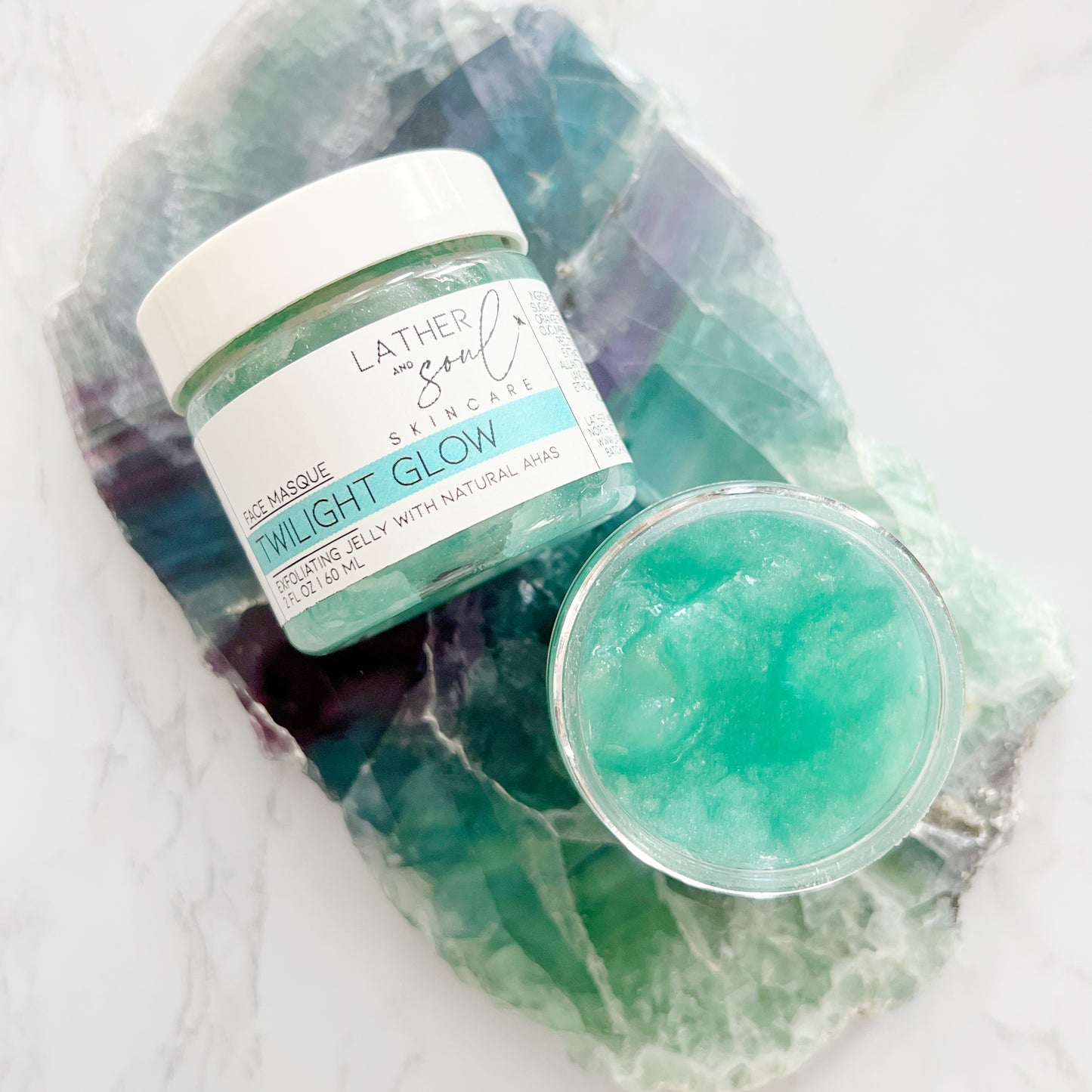 Jelly masque with exfoliating AHAs for a more youthful appearance 